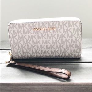 NEW Michael Kors Wristlet/Wallet